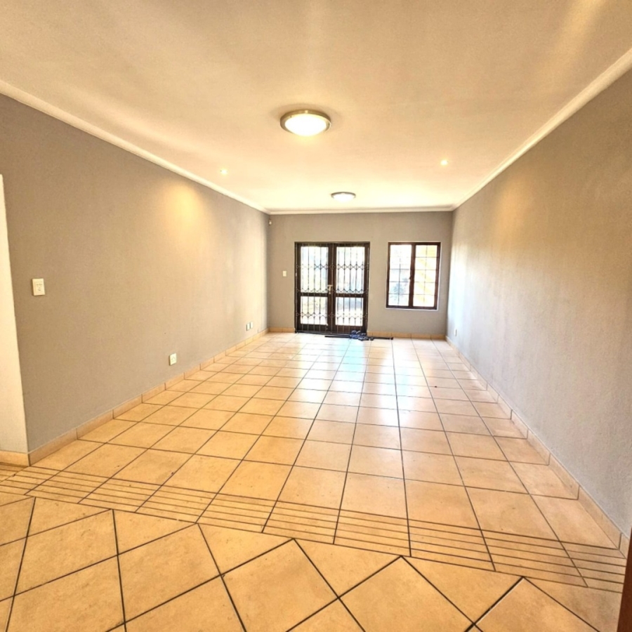 To Let 2 Bedroom Property for Rent in Waterval East North West